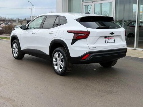 Summit White 2024 Chevrolet Trax LS