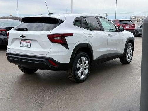 Summit White 2024 Chevrolet Trax LS