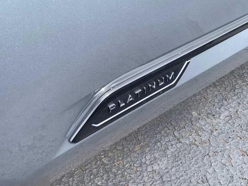 2025 Toyota Tundra Hybrid Platinum