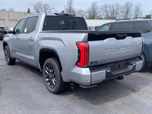 2025 Toyota Tundra Hybrid Platinum