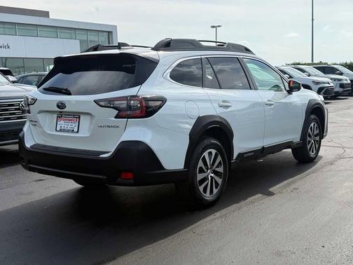 Crystal White Pearl 2025 Subaru Outback Premium