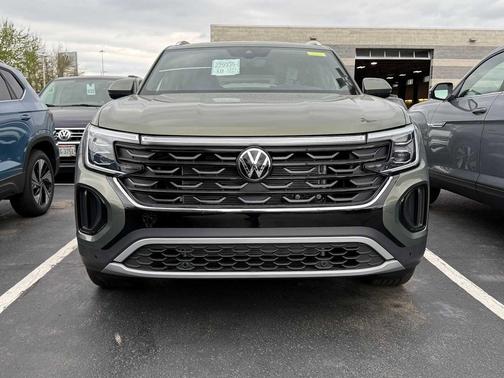 avocado green pearl 2026 Volkswagen Atlas Cross Sport 2.0T SE w/Technology 4MOTION