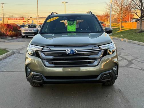 2025 Subaru Forester Premium