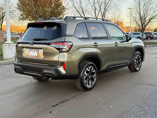 2025 Subaru Forester Premium