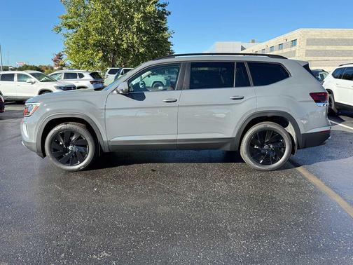 2026 Volkswagen Atlas 2.0T SE w/Technology 4MOTION
