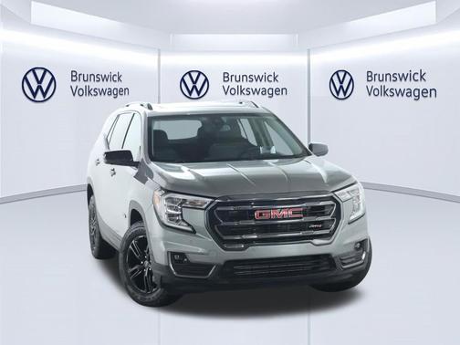 Sterling Metallic 2024 GMC Terrain AWD AT4
