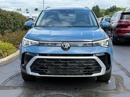 2025 Volkswagen Taos 1.5T SEL