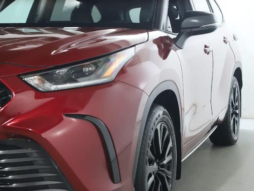 Ruby Flare Pearl 2023 Toyota Highlander XSE