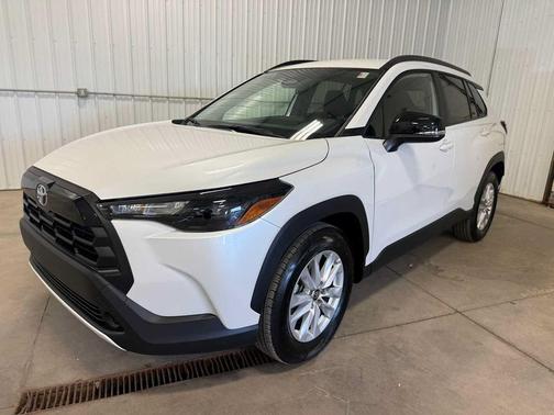 Wind Chill Pearl 2026 Toyota Corolla Cross LE