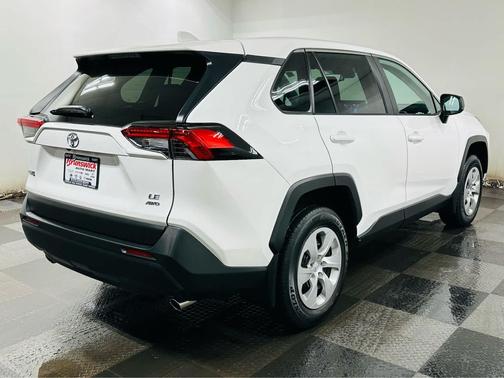 2022 Toyota RAV4 LE