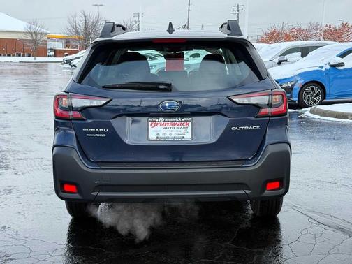 2025 Subaru Outback Base