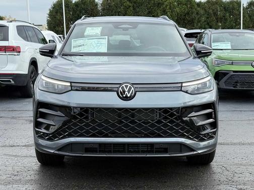 2026 Volkswagen Tiguan 2.0T SE R-Line Black 4MOTION