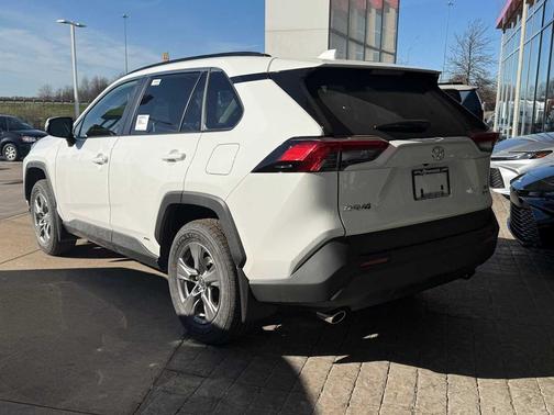 2025 Toyota RAV4 Hybrid XLE
