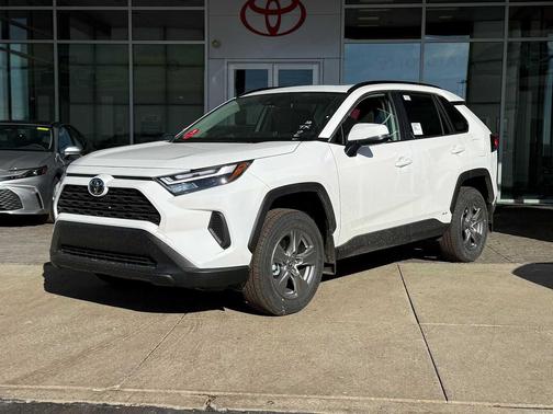 2025 Toyota RAV4 Hybrid XLE