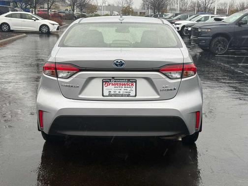 2024 Toyota Corolla Hybrid LE