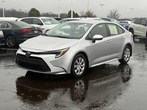 2024 Toyota Corolla Hybrid LE