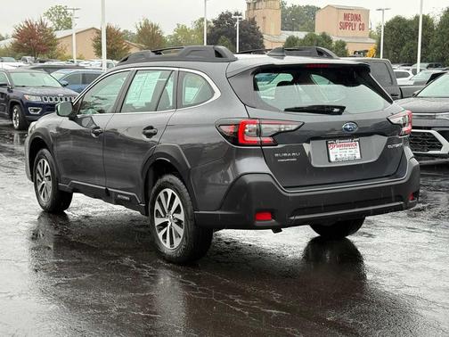 2025 Subaru Outback Base