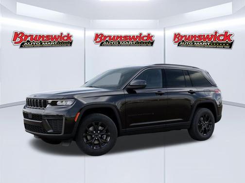 Diamond Black Crystal Pearlcoat 2026 Jeep Grand Cherokee Altitude