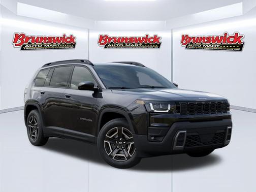 Diamond Black Crystal Pearlcoat 2026 Jeep Cherokee Laredo 4x4