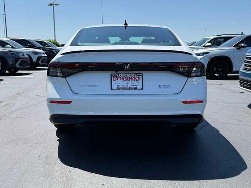 Platinum White Pearl 2023 Honda Accord Hybrid Sport
