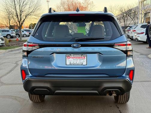 2025 Subaru Forester Base