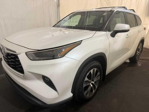 Wind Chill Pearl 2023 Toyota Highlander XLE