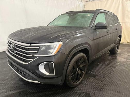 2025 Volkswagen Atlas 2.0T SE w/Technology 4MOTION