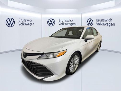 Wind Chill Pearl 2018 Toyota Camry XLE