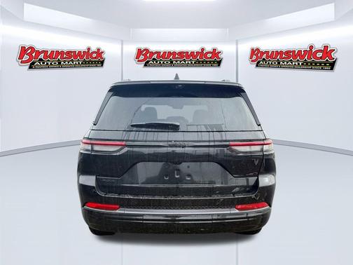 Diamond Black Crystal Pearlcoat 2026 Jeep Grand Cherokee Limited