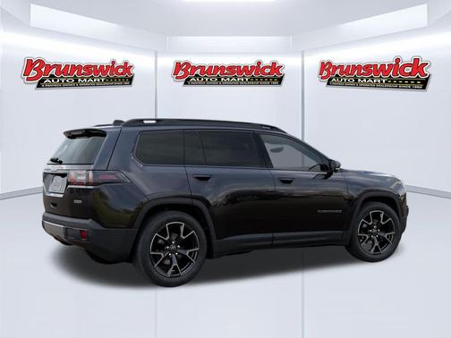 diamond black crystal pearlcoat 2026 Jeep Cherokee Overland