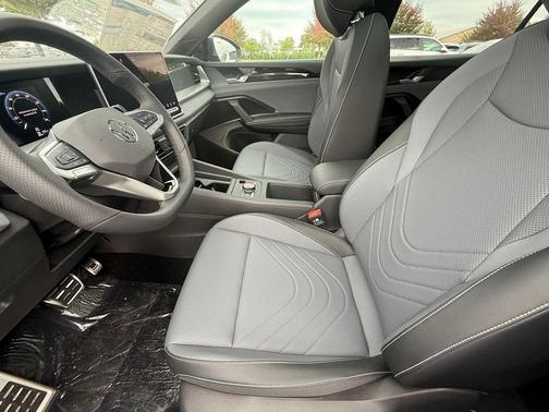 2025 Volkswagen Tiguan 2.0T SE R-Line Black 4MOTION