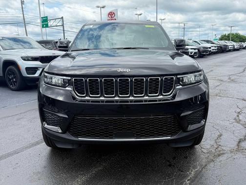 2025 Jeep Grand Cherokee Laredo