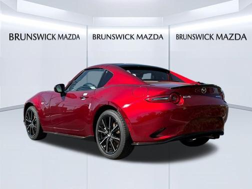 Soul Red Crystal Metallic 2026 Mazda MX-5 Miata Club