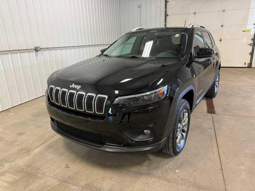 Diamond Black Crystal Pearlcoat 2020 Jeep Cherokee Latitude Plus