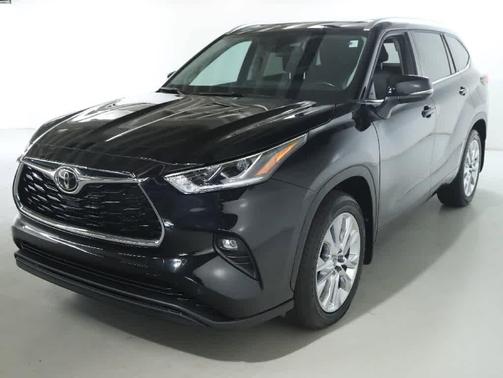 Midnight Black Metallic 2023 Toyota Highlander Limited