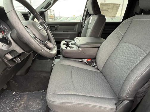 2026 RAM 2500 Warlock Crew Cab 4x4 6'4' Box