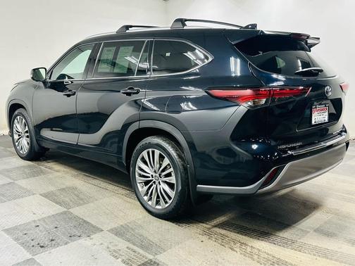 2024 Toyota Highlander Platinum