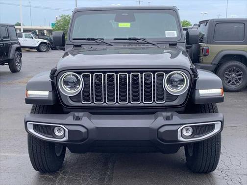 2025 Jeep Wrangler 4-Door Sahara 4x4