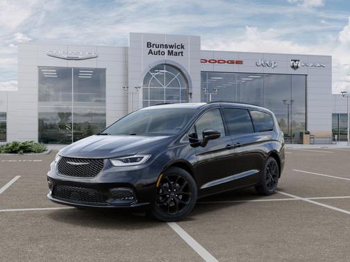 Diamond Black Crystal Pearlcoat 2026 Chrysler Pacifica L