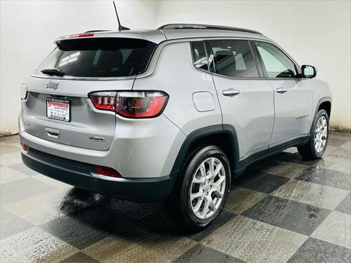 2022 Jeep Compass Latitude Lux