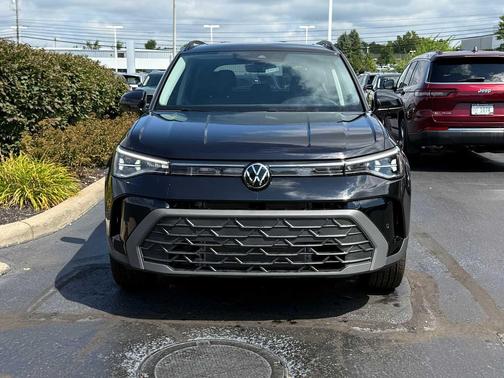 2025 Volkswagen Taos 1.5T SE Black