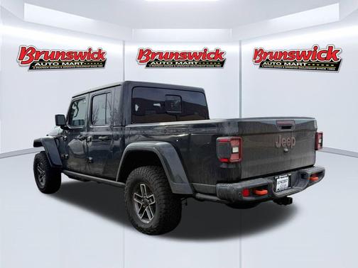 Black Clearcoat 2026 Jeep Gladiator Mojave X 4x4