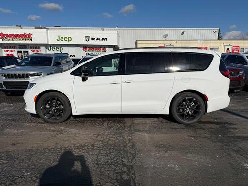 2026 Chrysler Pacifica Limited