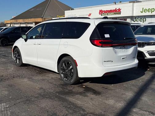 2026 Chrysler Pacifica Limited