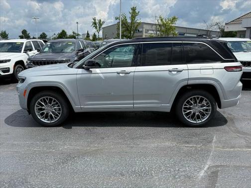 2025 Jeep Grand Cherokee Summit