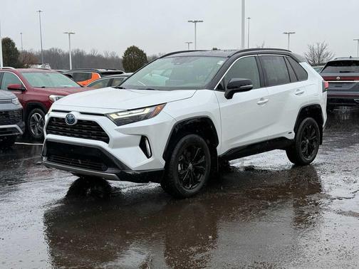 2024 Toyota RAV4 Hybrid SE