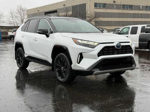 2024 Toyota RAV4 Hybrid SE