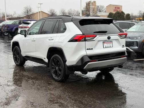 2024 Toyota RAV4 Hybrid SE