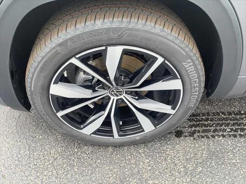 2025 Volkswagen Atlas 2.0T SEL Premium R-Line 4MOTION