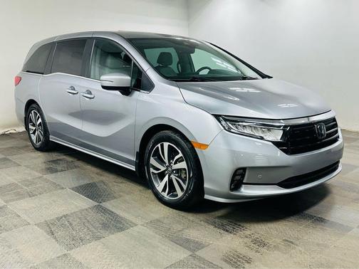 Lunar Silver Metallic 2023 Honda Odyssey Touring